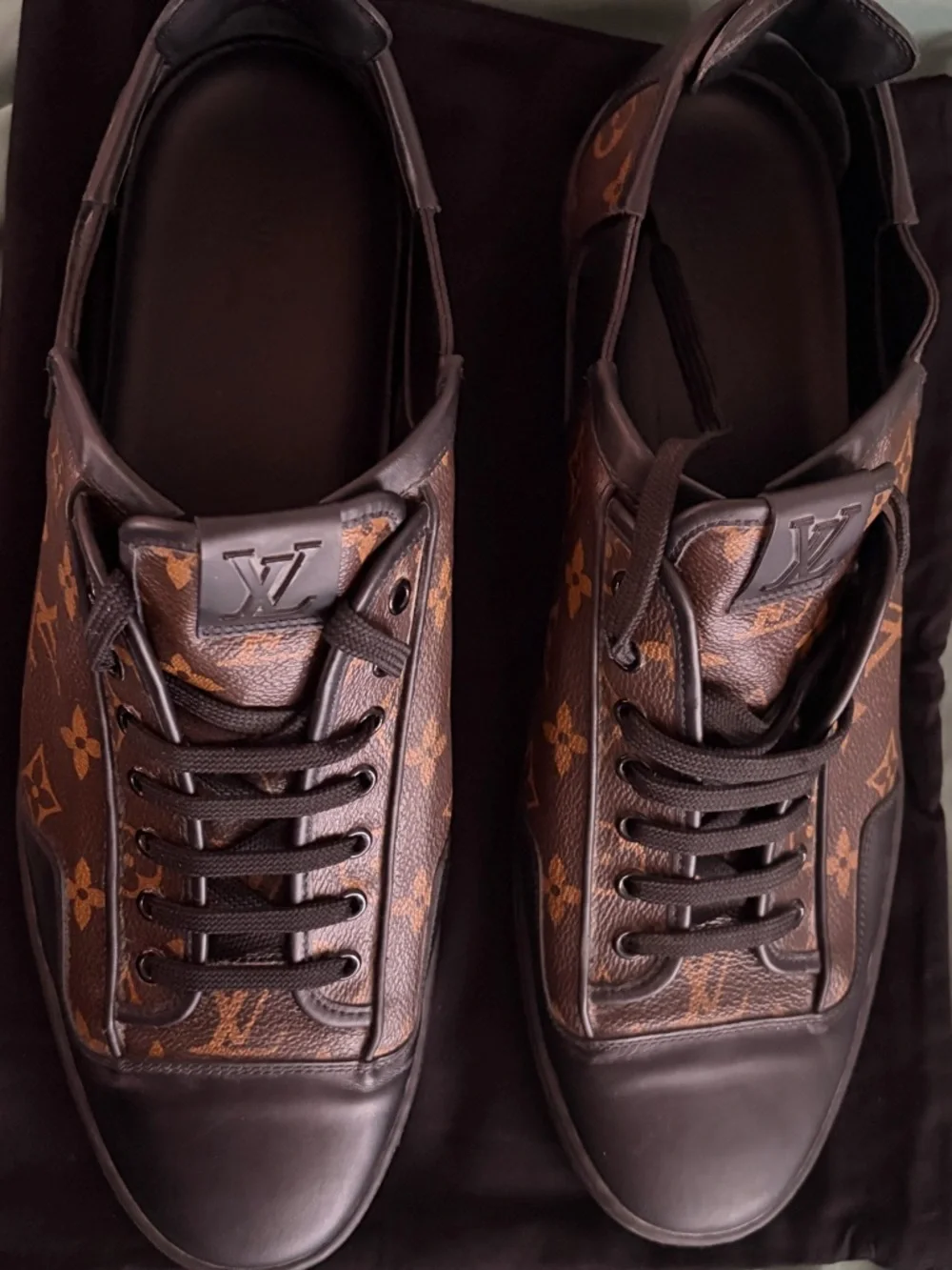 Louis Vuitton Brown Monogram Trainer with Black Trim - Picture 4 of 4